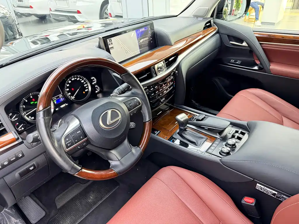 Lexus LX 2020 — фото 12