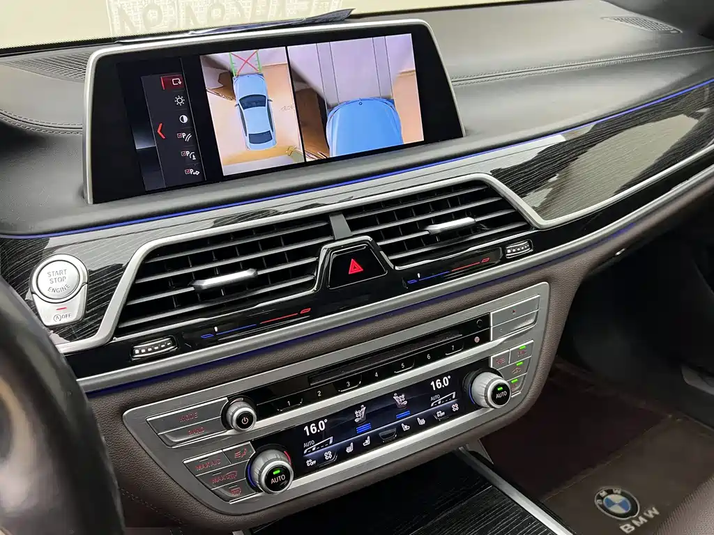 BMW 7 Series 2018 — фото 9