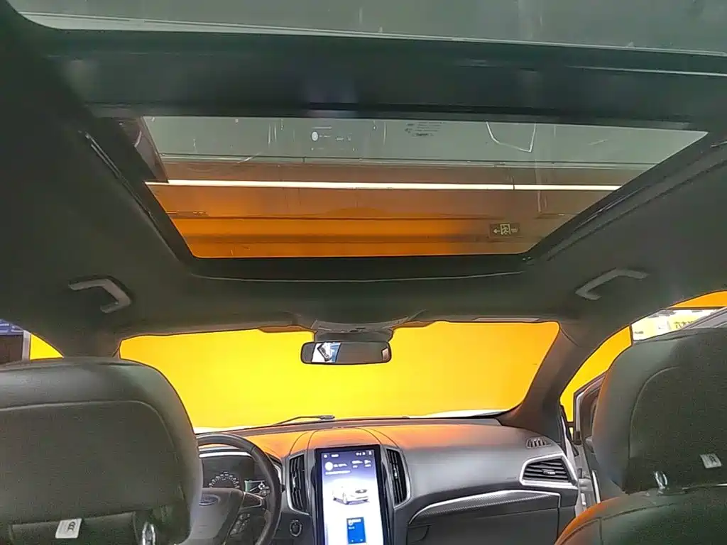 Ford Edge 2019 — фото 18