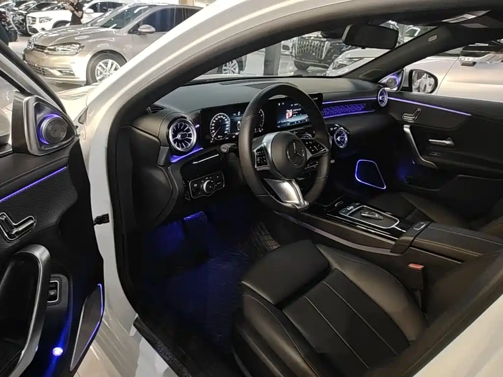 Mercedes-Benz A-Class 2024 — фото 16