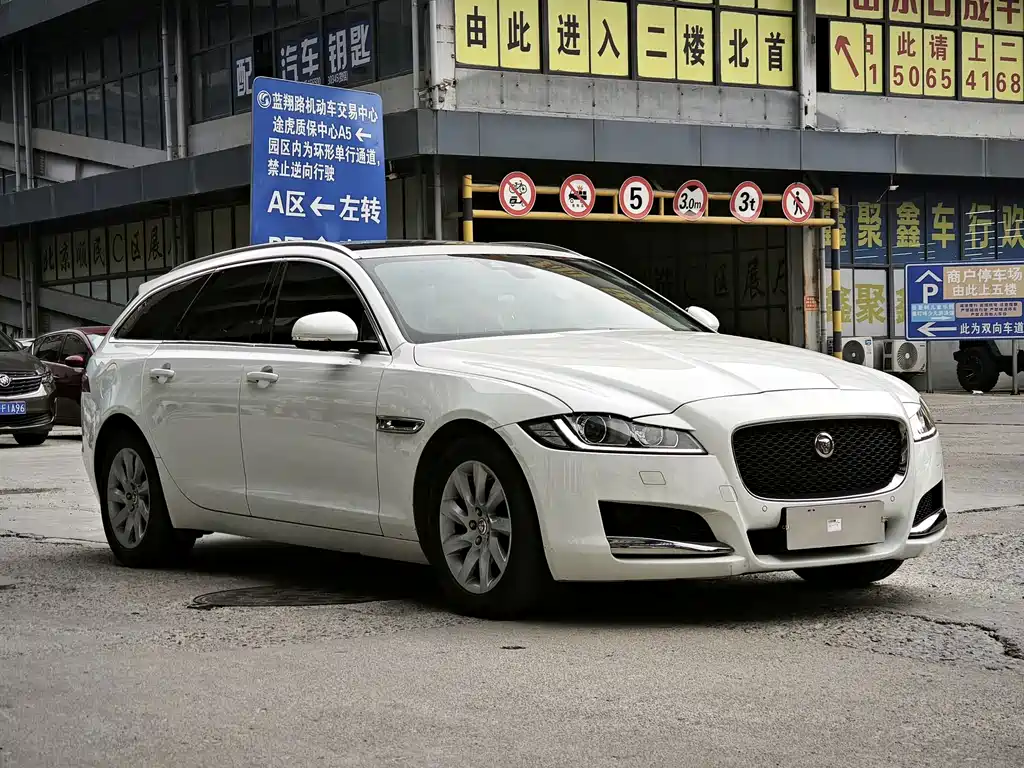 Jaguar XF 2019 — фото 2