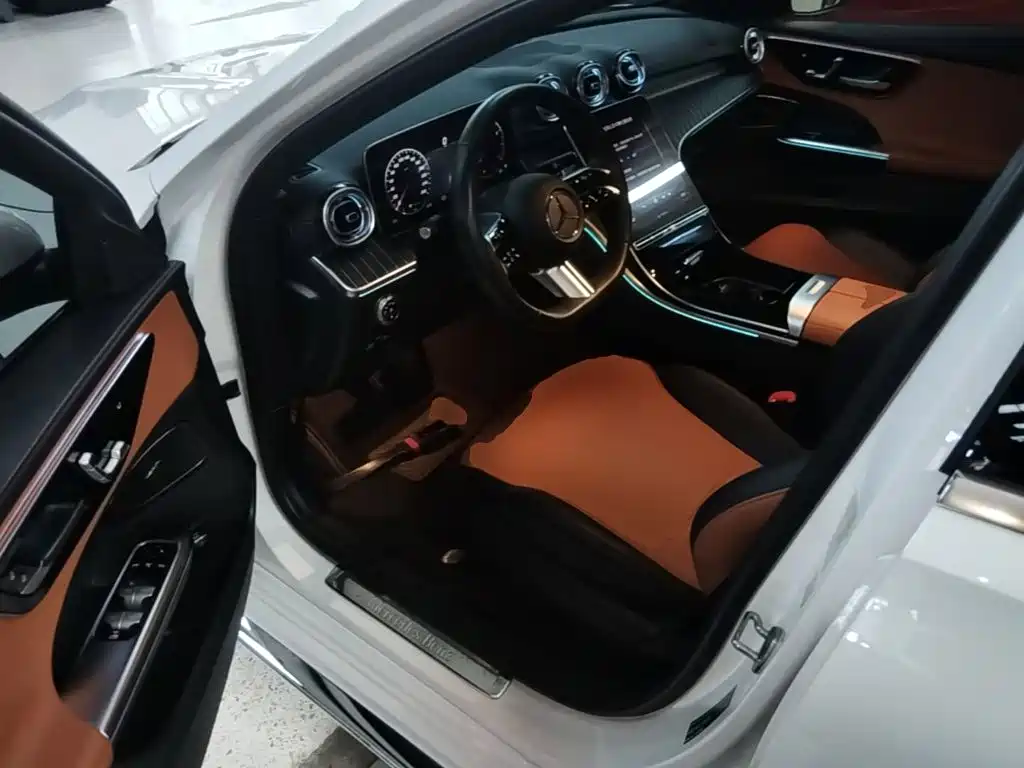 Mercedes-Benz C-Class 2023 — фото 16
