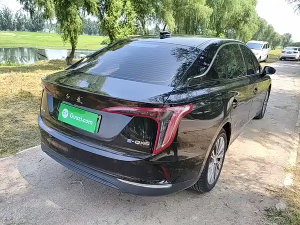 Hongqi E-QM5 2023