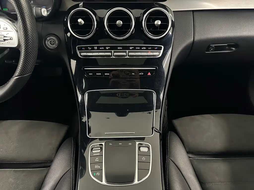 Mercedes-Benz C-Class 2019 — фото 20