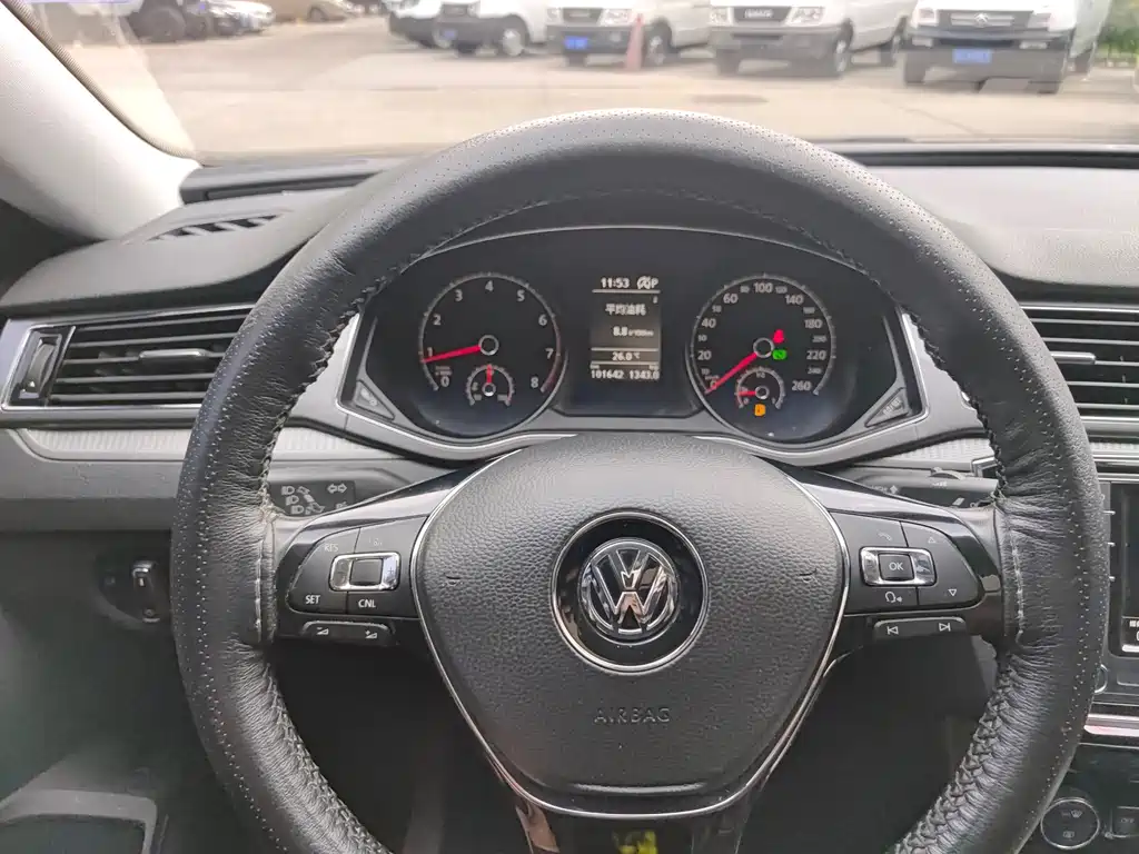 Volkswagen Passat 2019 — фото 13