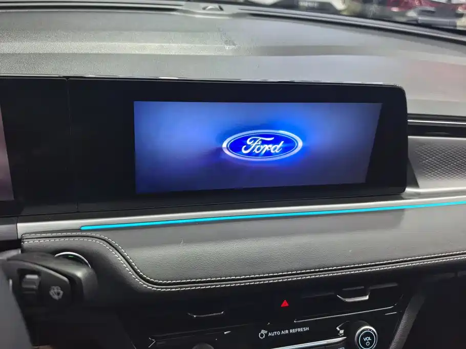 Ford Escort 2022 — фото 13