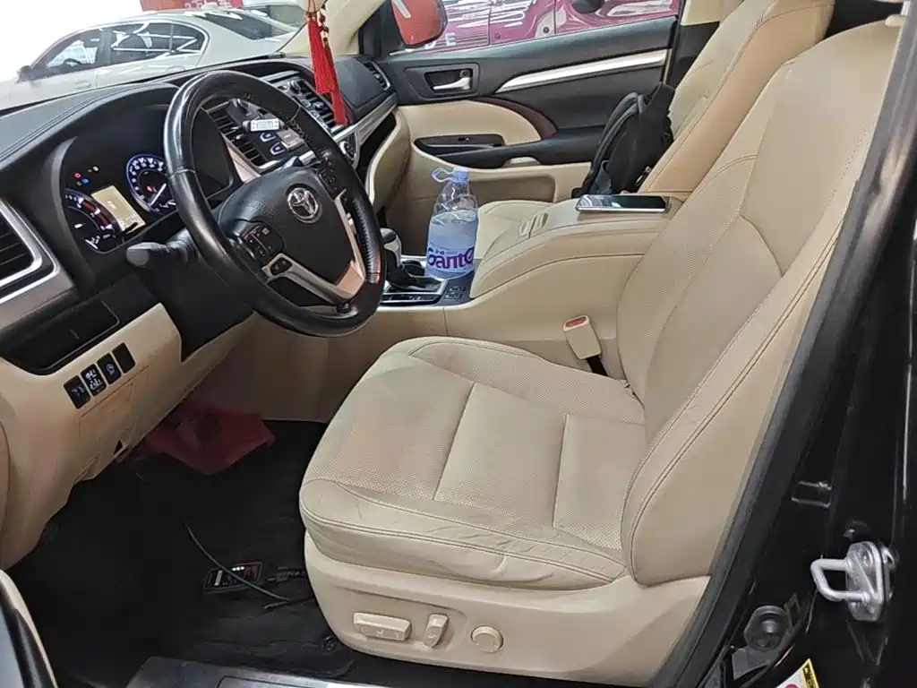 Toyota Highlander 2015 — фото 15