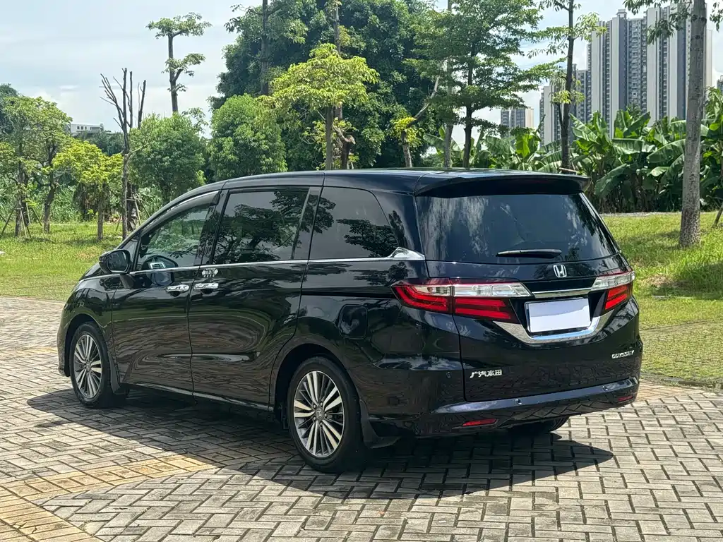 Honda Odyssey 2018 — фото 14