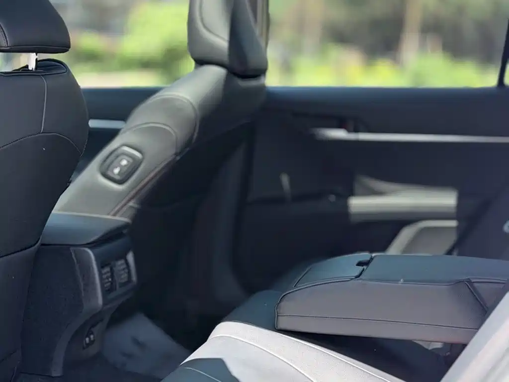 Toyota Camry 2019 — фото 14