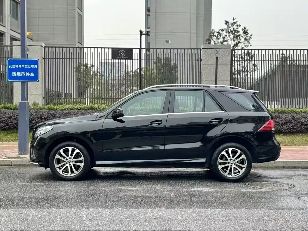 Mercedes-Benz GLE 2018 — фото 8