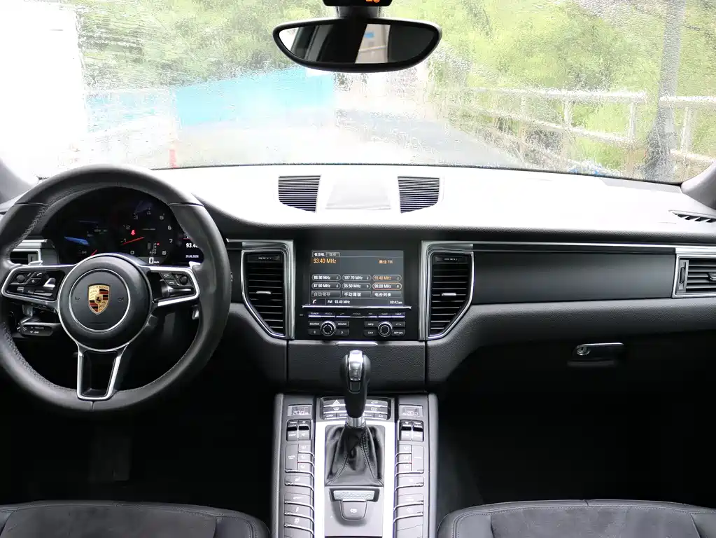 Porsche Macan 2016 — фото 9