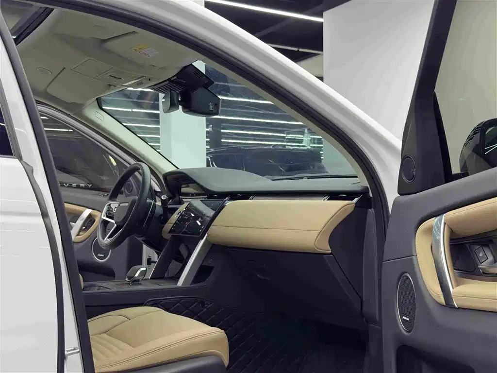 Land Rover Discovery Sport 2025 — фото 10
