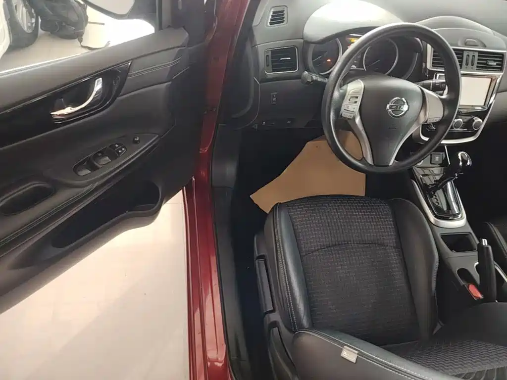 Nissan Tiida 2018 — фото 16