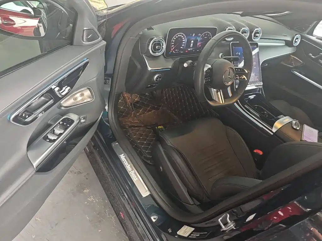 Mercedes-Benz C-Class 2023 — фото 16