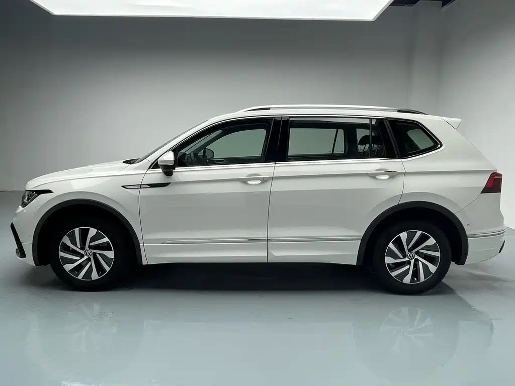 Volkswagen Tiguan L New Energy 2022 — фото 24