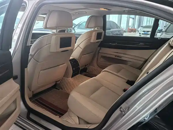 BMW 7 Series 2011