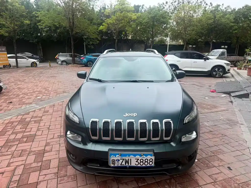 Jeep Cherokee 2017 — фото 2
