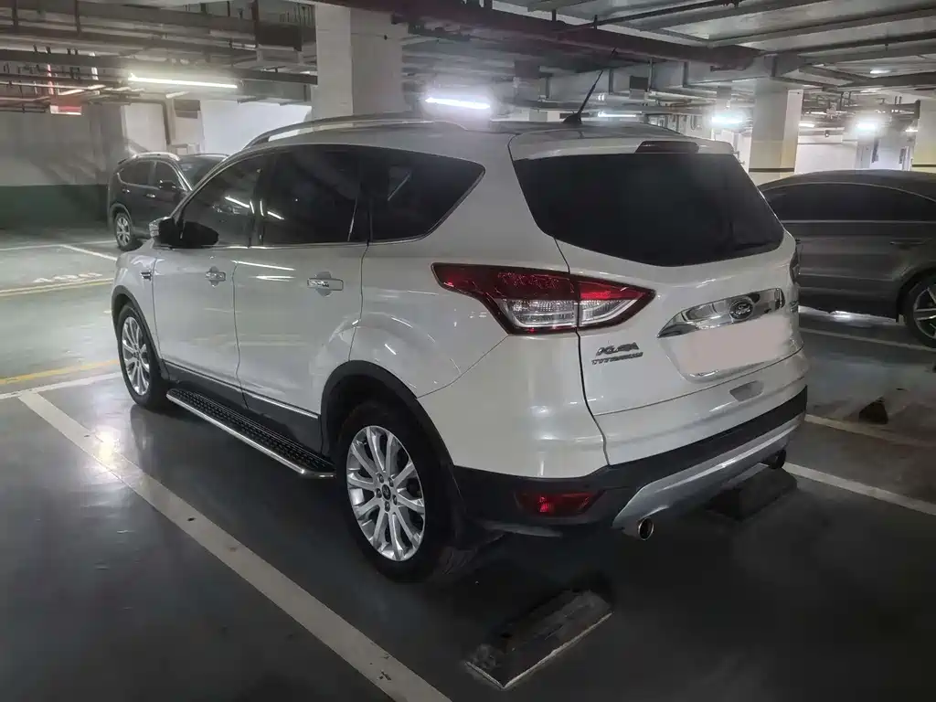 Ford Kuga 2015 — фото 9