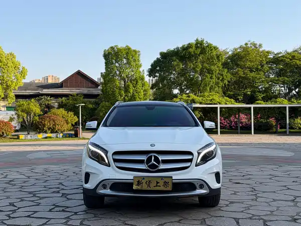 Mercedes-Benz GLA 2016