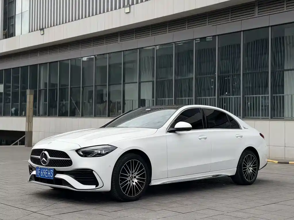 Mercedes-Benz C-Class 2025 — фото 1