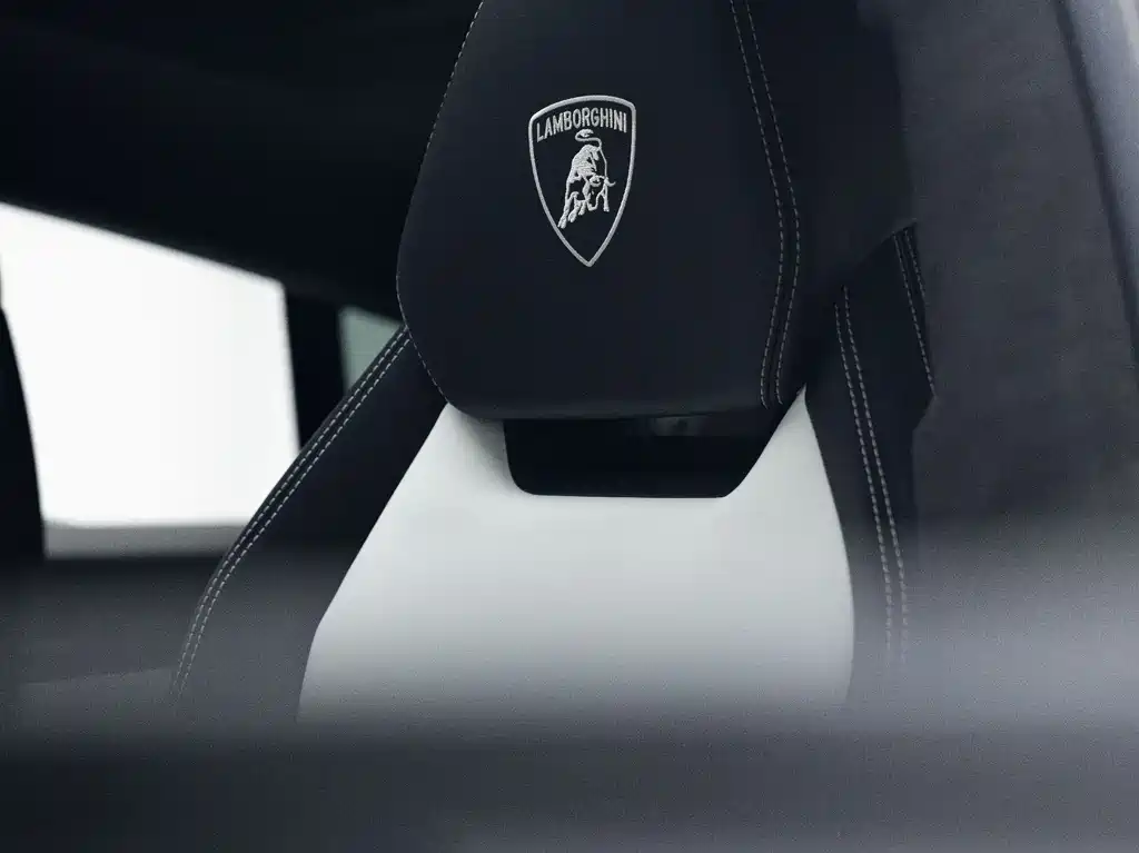 Lamborghini Urus 2021 — фото 11