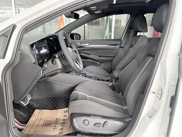 Volkswagen Golf 2022