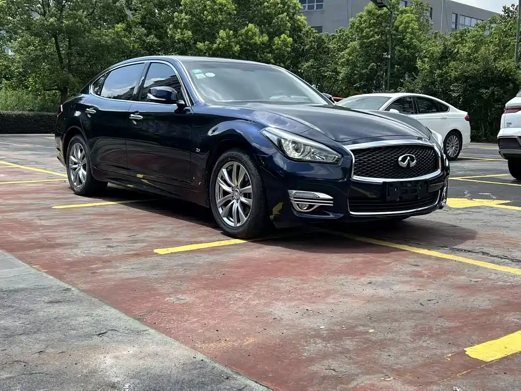 Infiniti Q70 2016 — фото 3