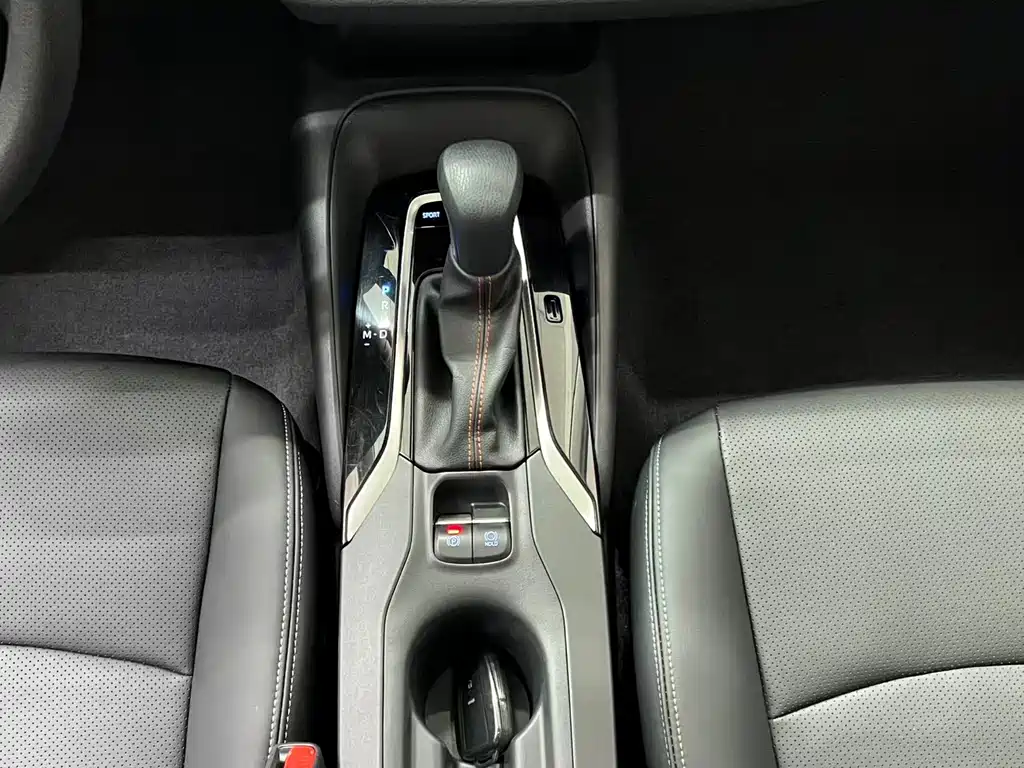 Toyota Corolla 2023 — фото 11