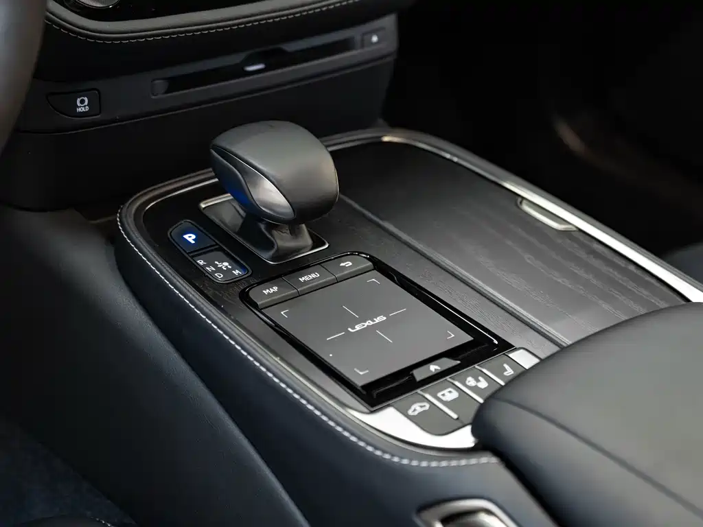 Lexus LS 2021 — фото 15