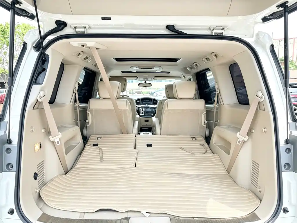 Nissan Quest 2015 — фото 31