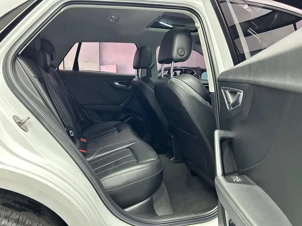 Audi Q2L 2023 — фото 20