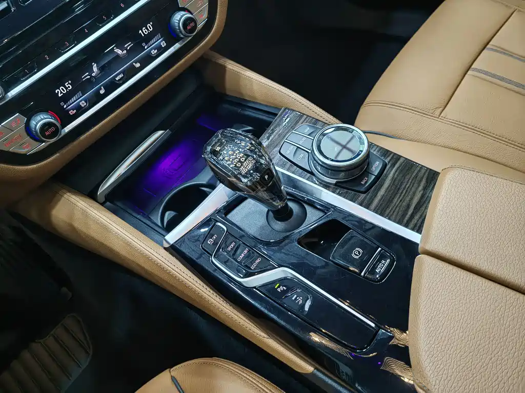 BMW 6 Series GT 2021 — фото 12