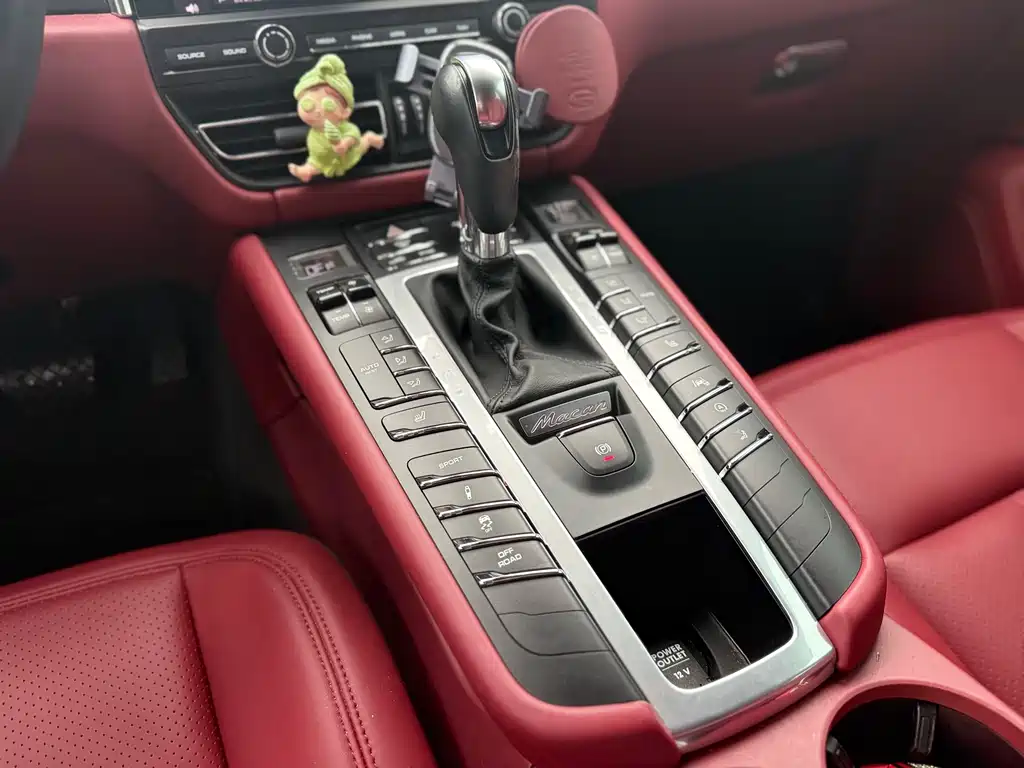 Porsche Macan 2021 — фото 11