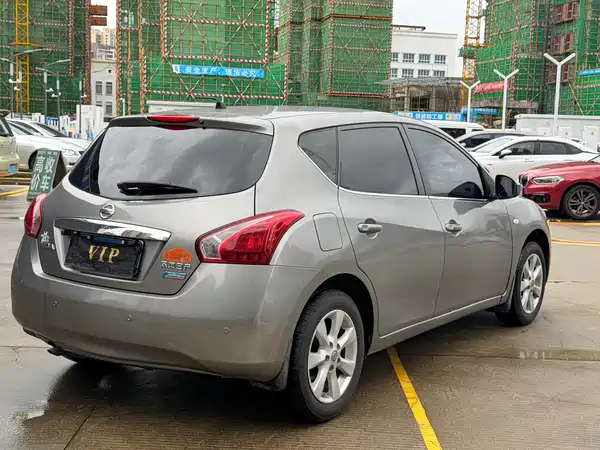 Nissan Tiida 2012