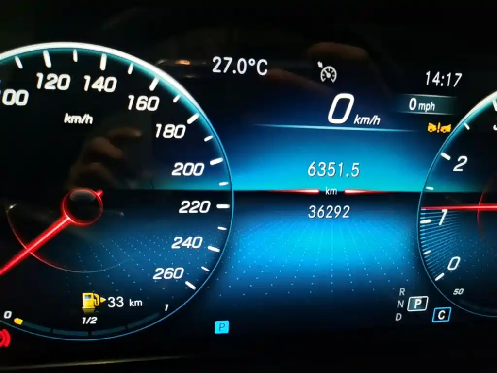 Mercedes-Benz E-Class 2023 — фото 19