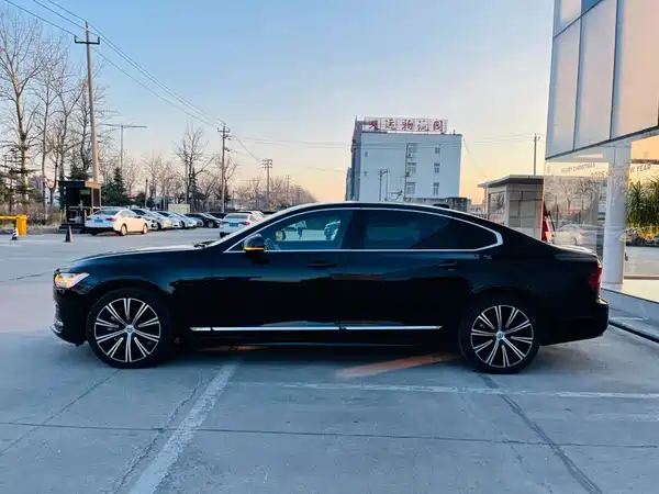 Volvo S90 2024
