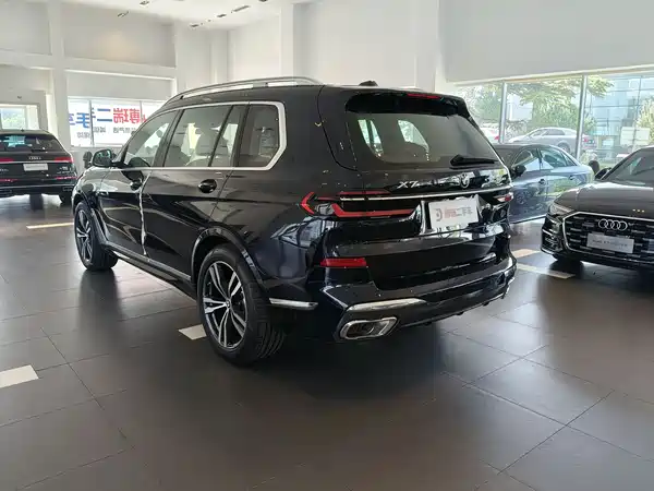BMW X7 2024