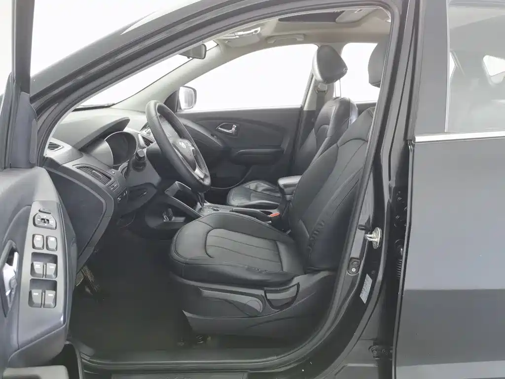 Hyundai ix35 2015 — фото 10