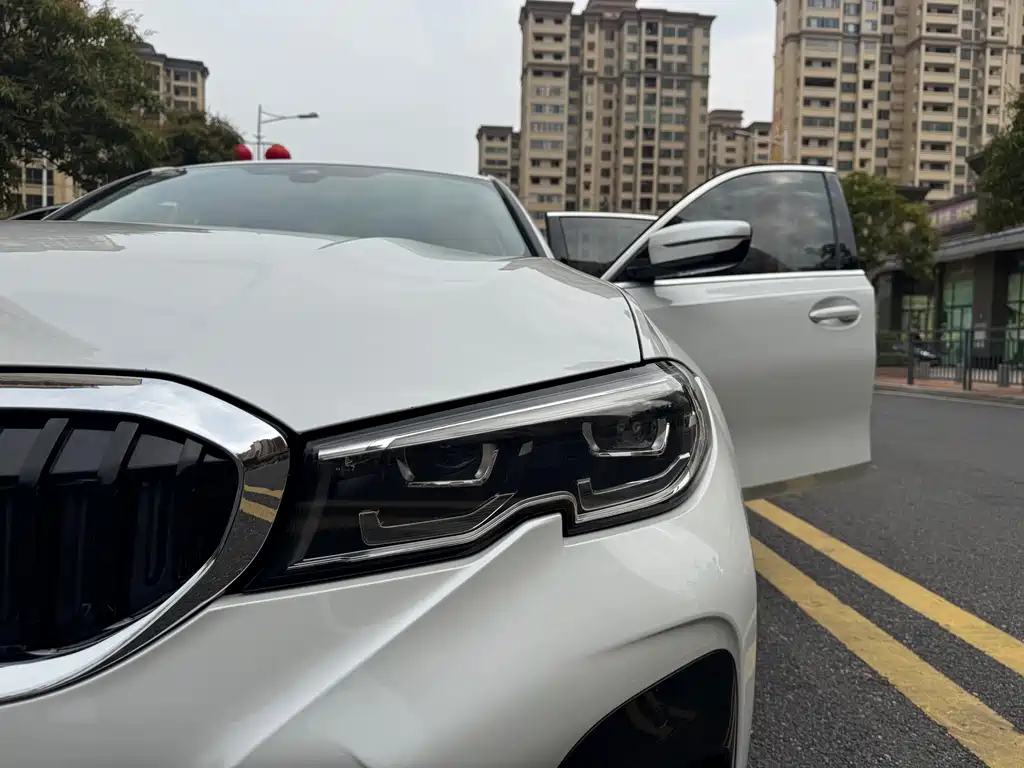 BMW 3 Series 2020 — фото 10