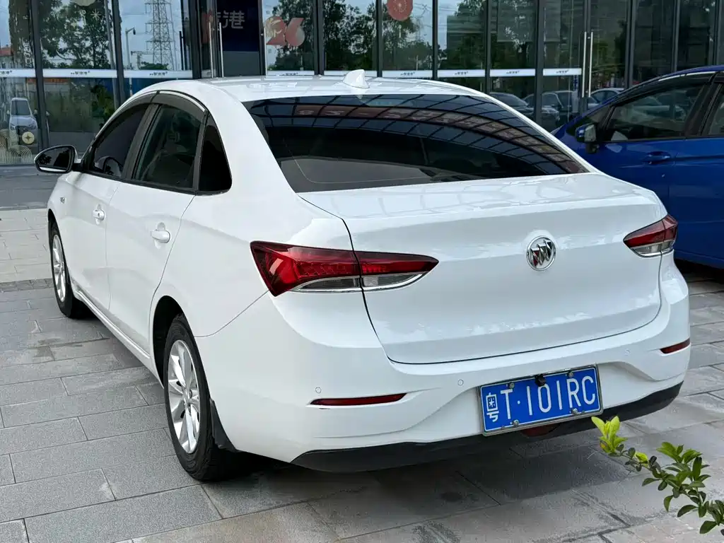 Buick Excelle 2017 — фото 2