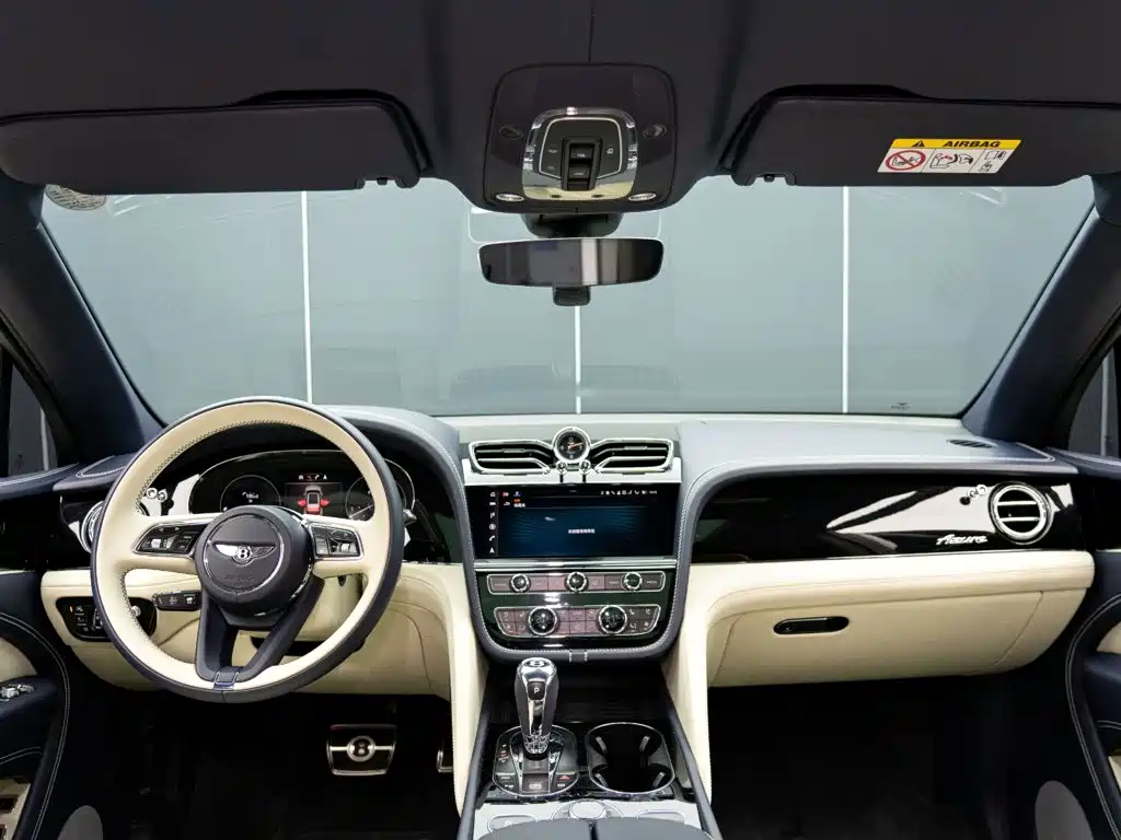 Bentley Bentayga 2025 — фото 15