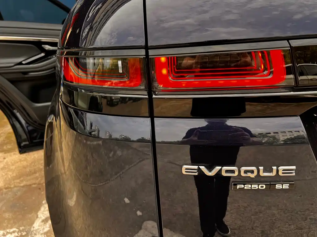 Land Rover Evoque 2020 — фото 35