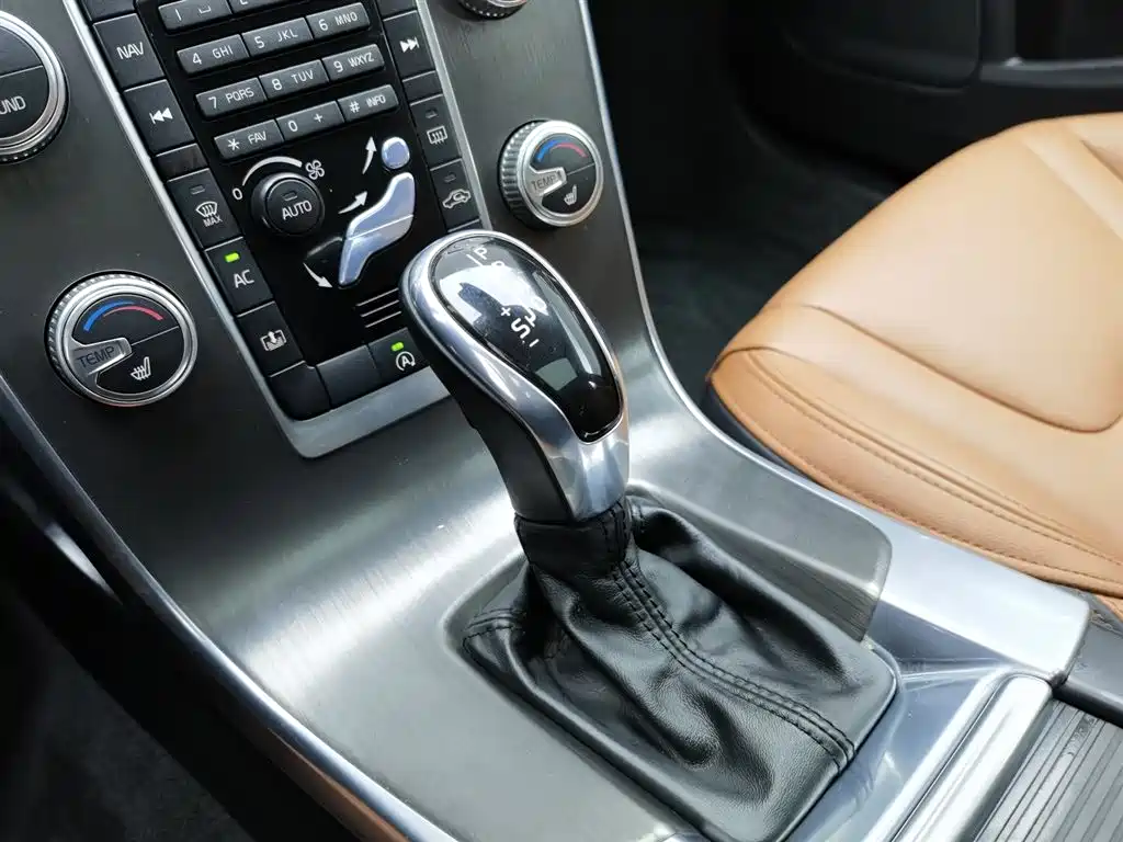 Volvo S60 2015 — фото 13