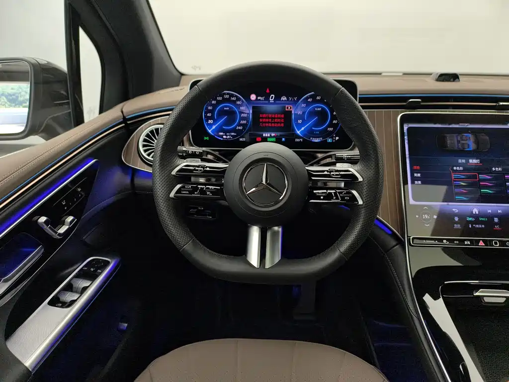 Mercedes-Benz EQE SUV 2025 — фото 12
