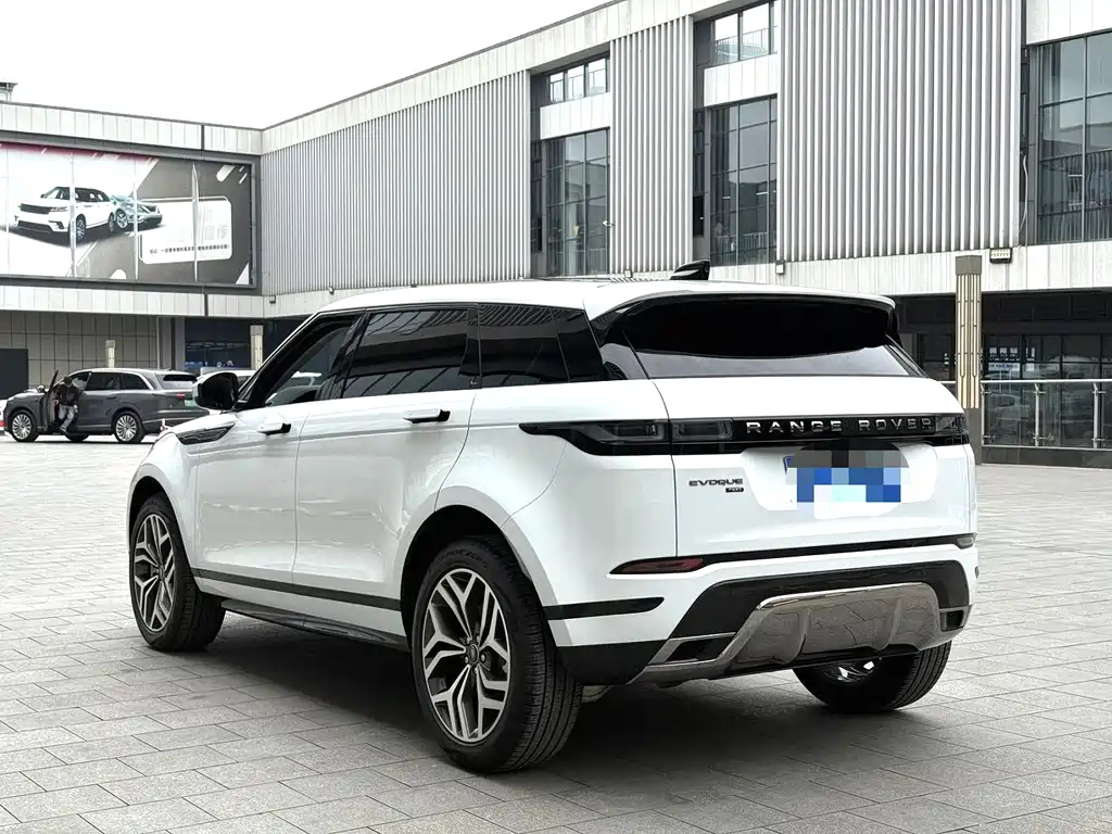 Land Rover Evoque 2023 — фото 9
