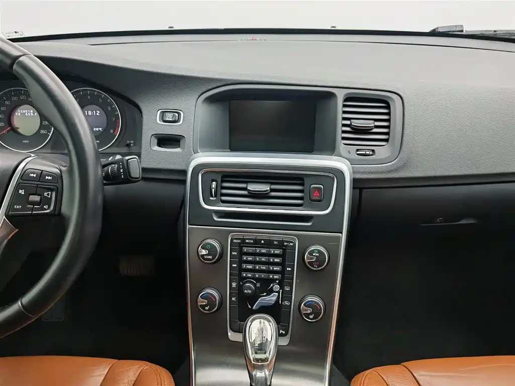 Volvo S60 2013 — фото 12