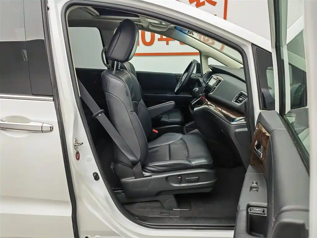 Honda Odyssey 2016 — фото 23