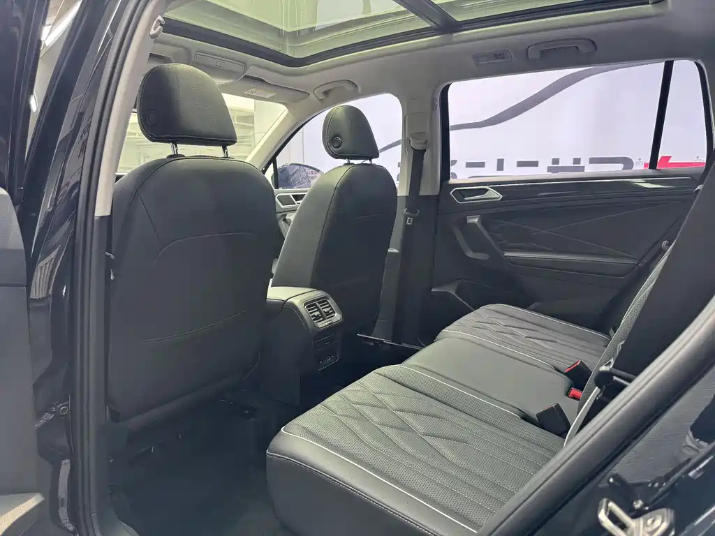 Volkswagen Tiguan L 2022 — фото 12