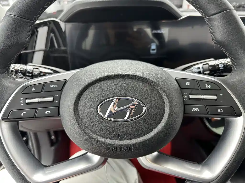 Hyundai Elantra 2022 — фото 14