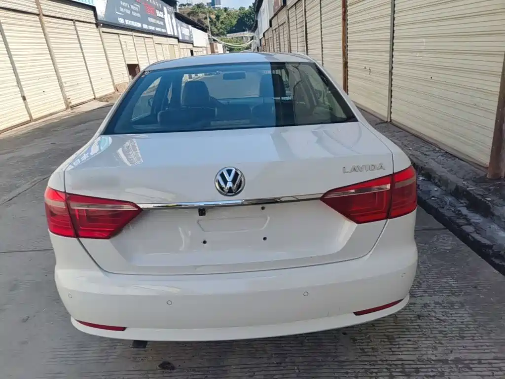 Volkswagen Lavida 2014